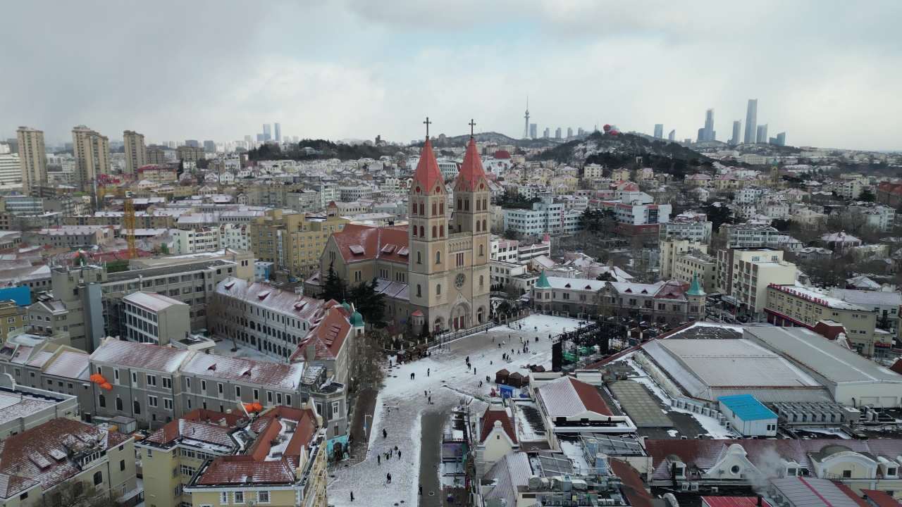 青岛市南老城区天主教堂雪景航拍 10