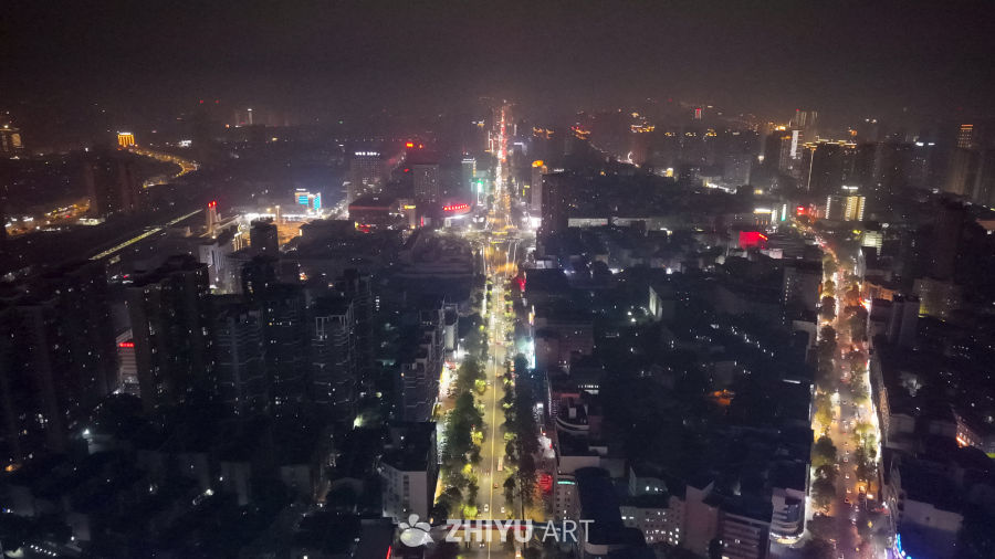 璀璨夜幕下的都市繁华