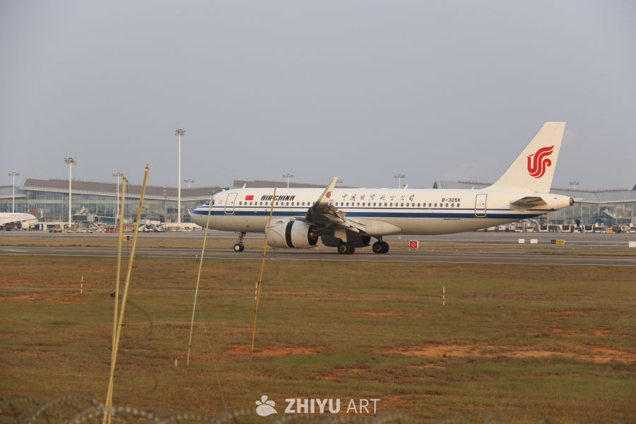 中国国际航空飞机准备起飞