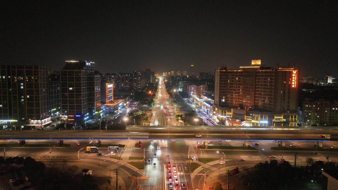 航拍昆山长江路夜景