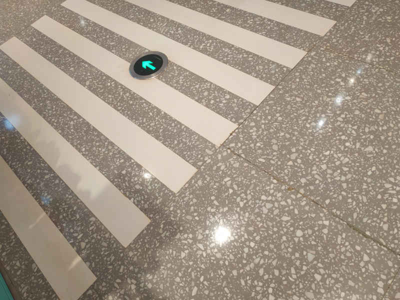 商场地上出口指示箭头2