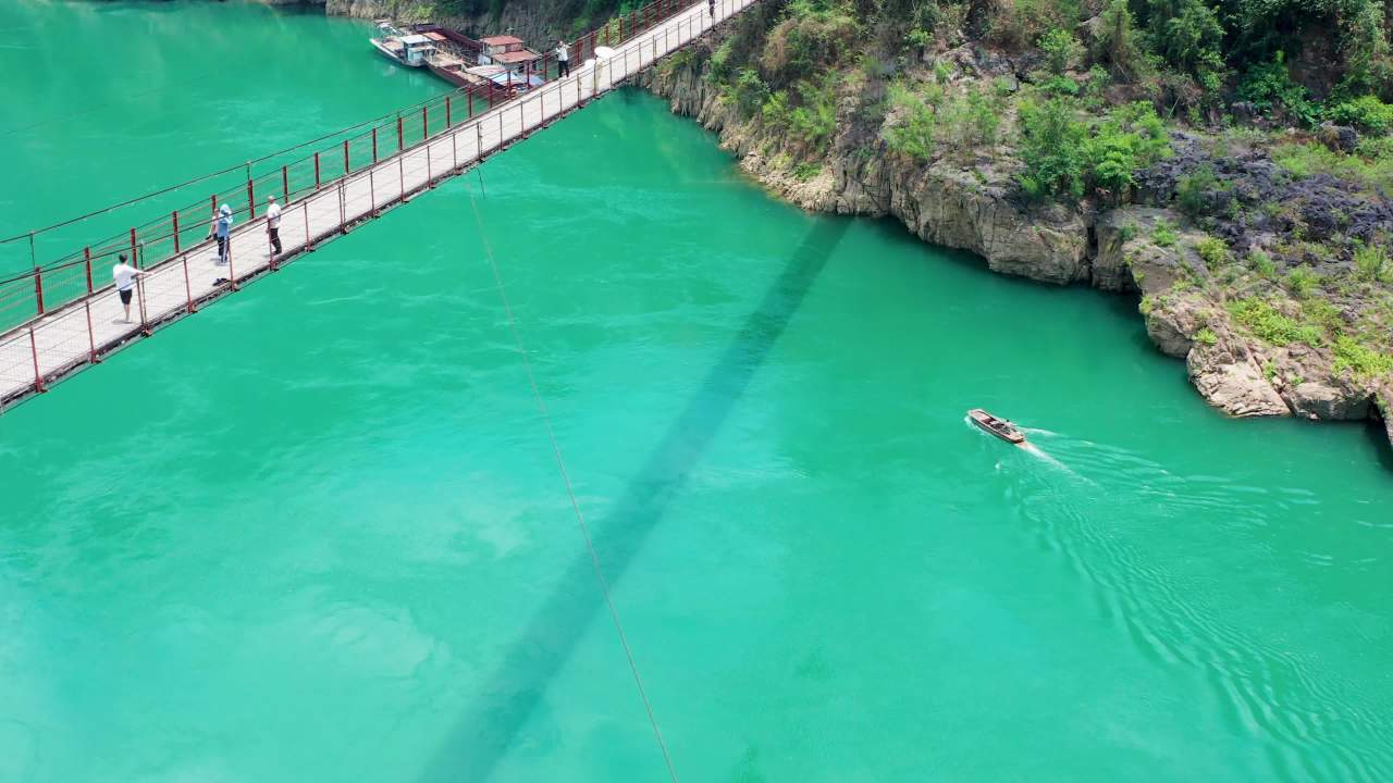 广西龙湾铁索桥 三