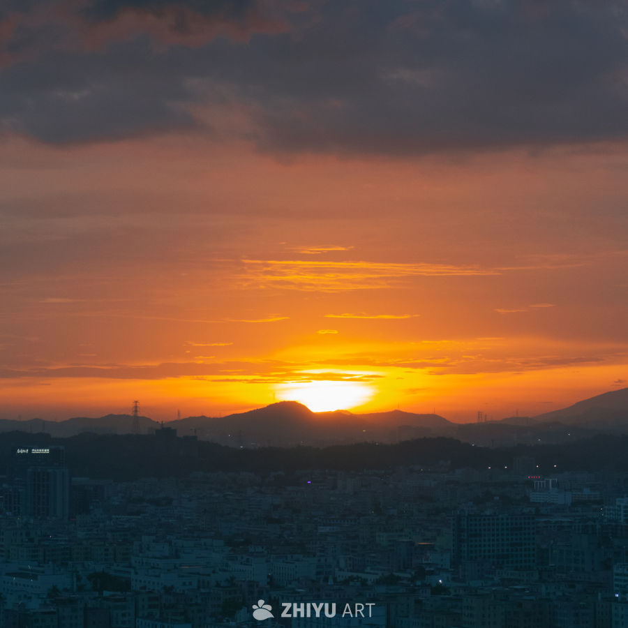 城市日落：橙色天际线