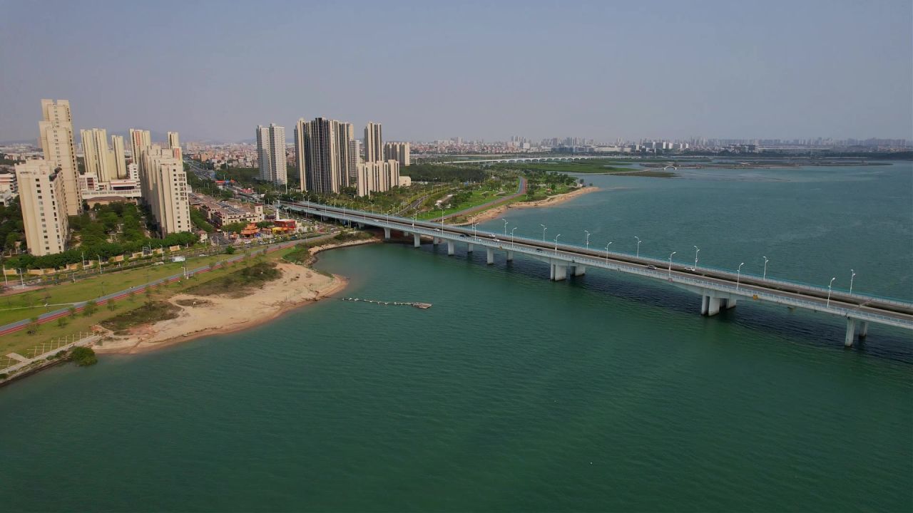 航拍厦门丙洲大桥景观