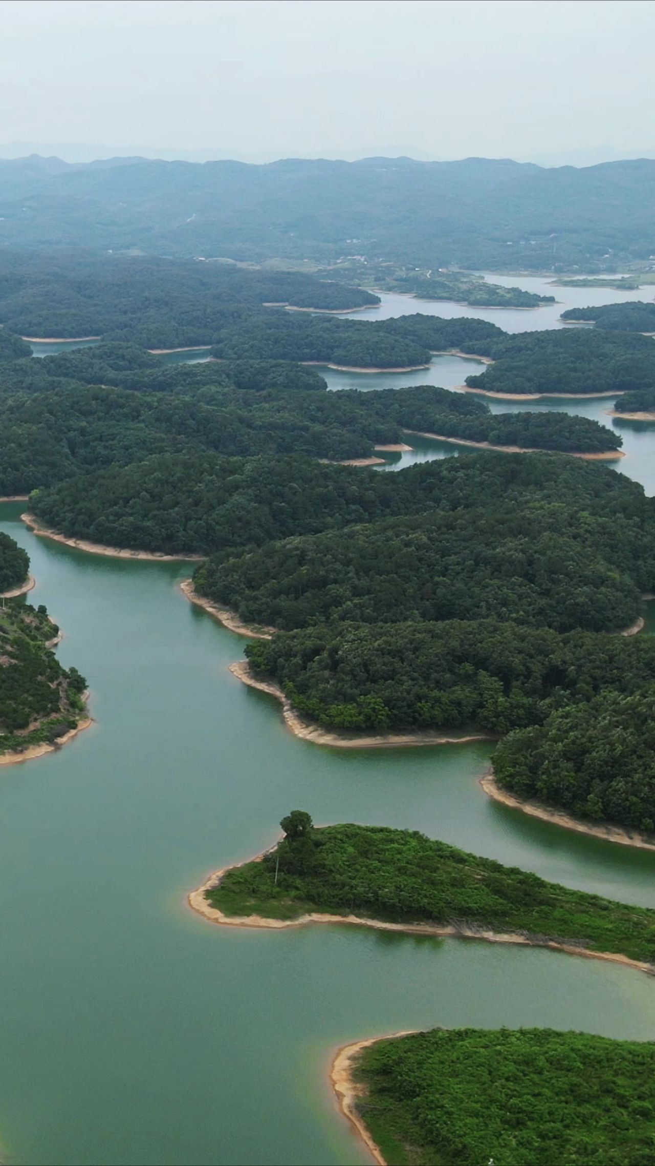 航拍祖国壮丽河山湖北洈水风景区竖屏