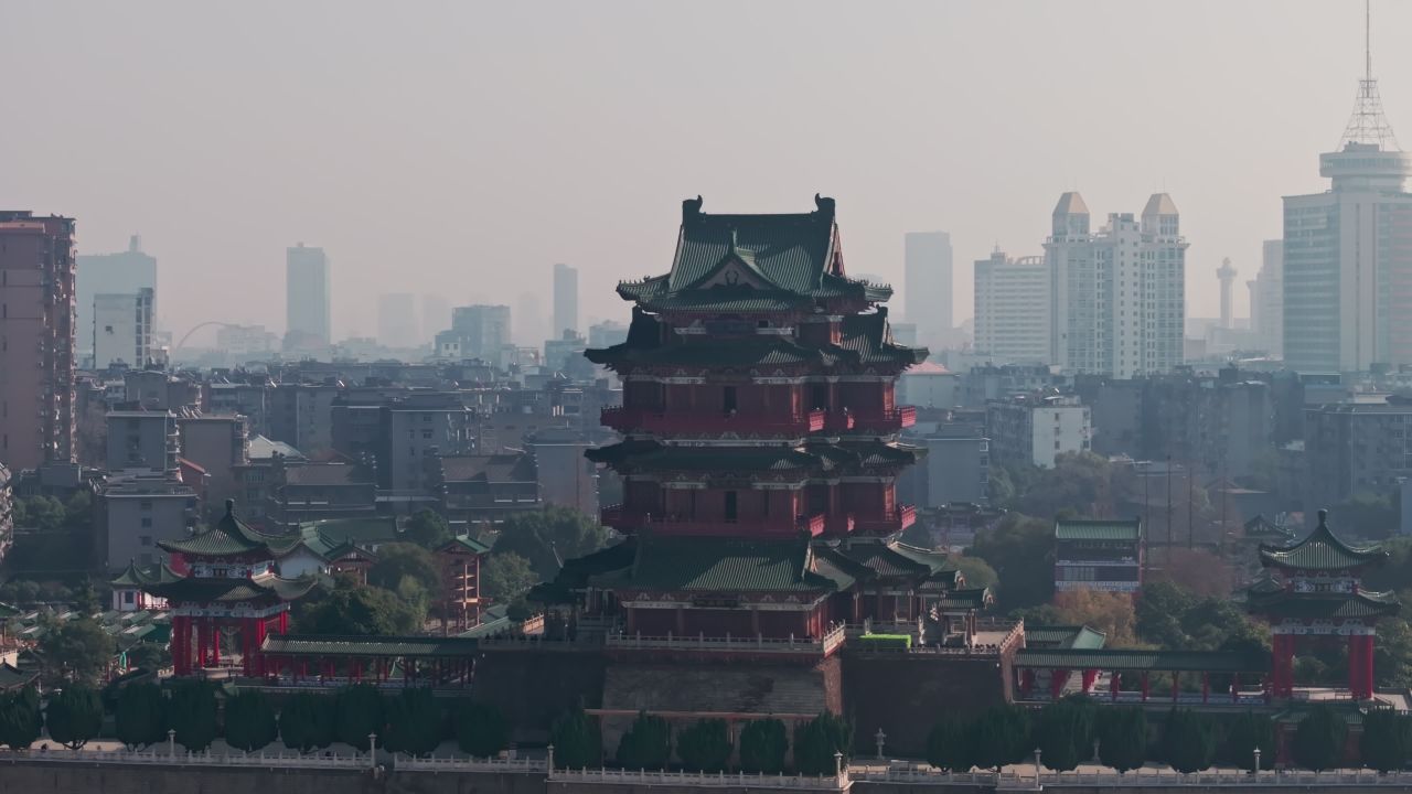 江西南昌滕王阁城市建筑航拍 6