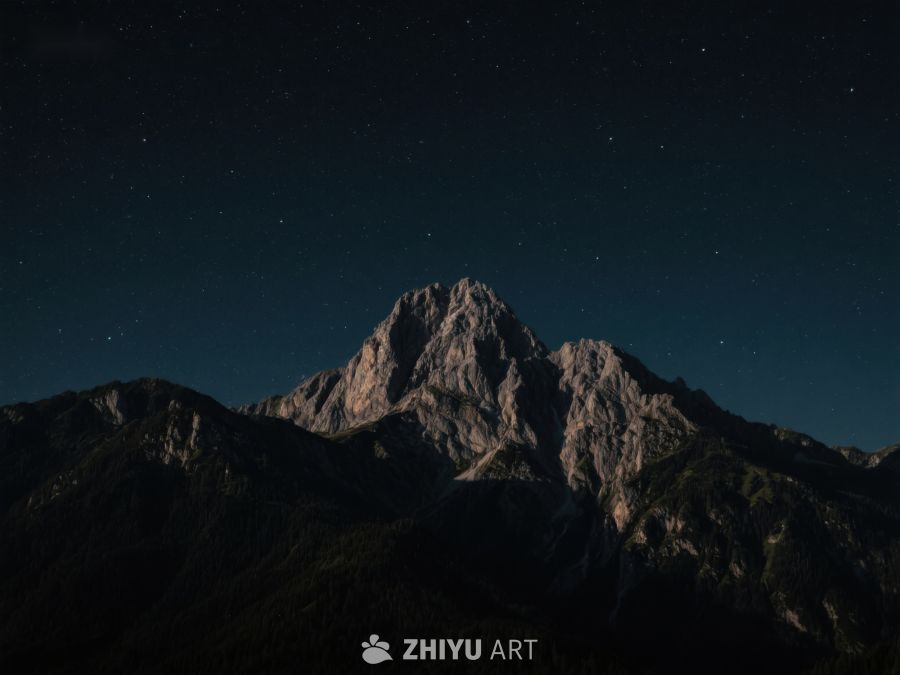 夜空下的巍峨山峰 381