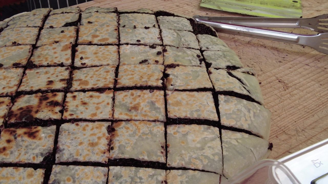  山东淄博特色美食紫米糕实拍
