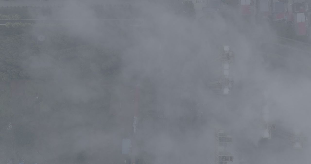 雾中城市