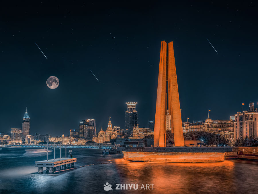 夜幕下的城市与纪念碑