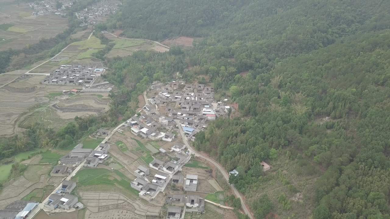山间村落的宁静之美
