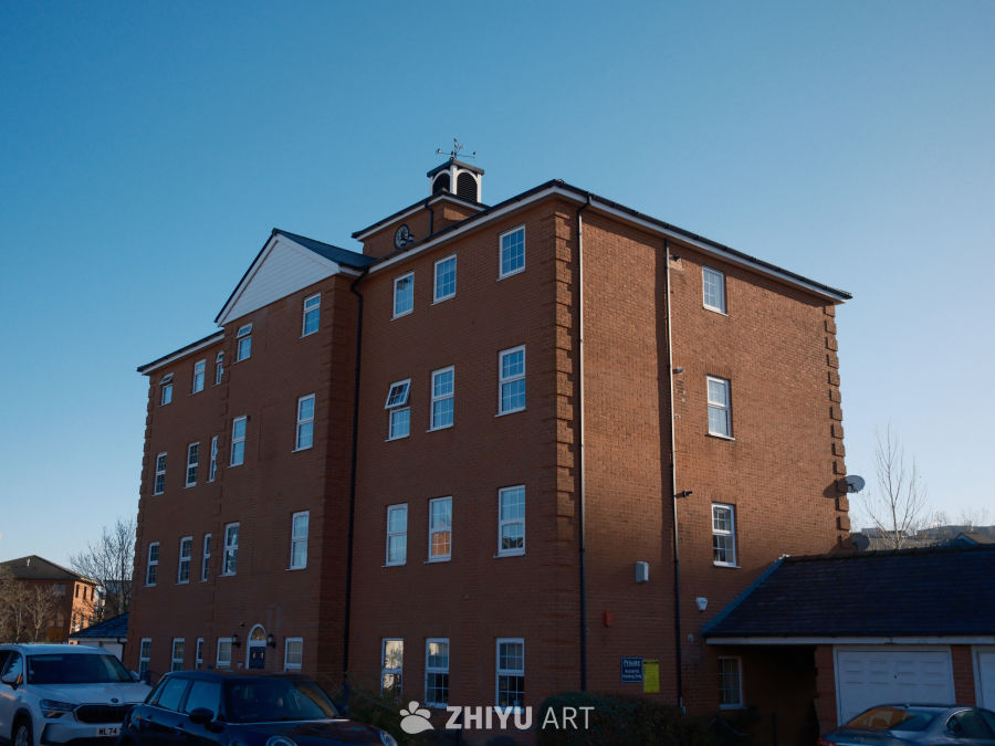 蓝天下的媒体城