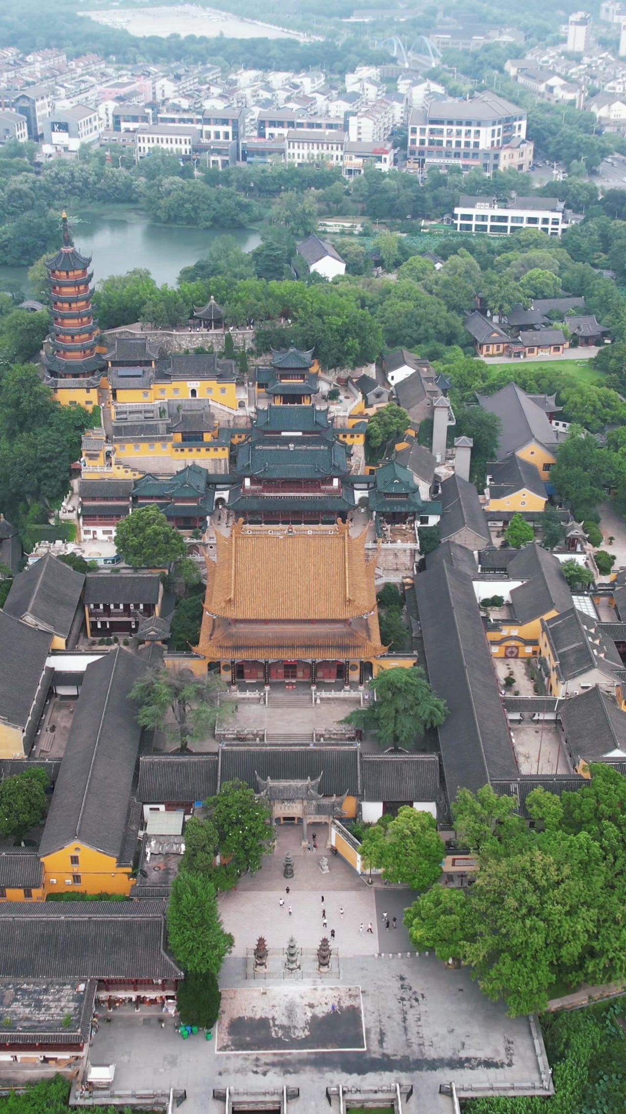 镇江金山寺竖屏航拍 