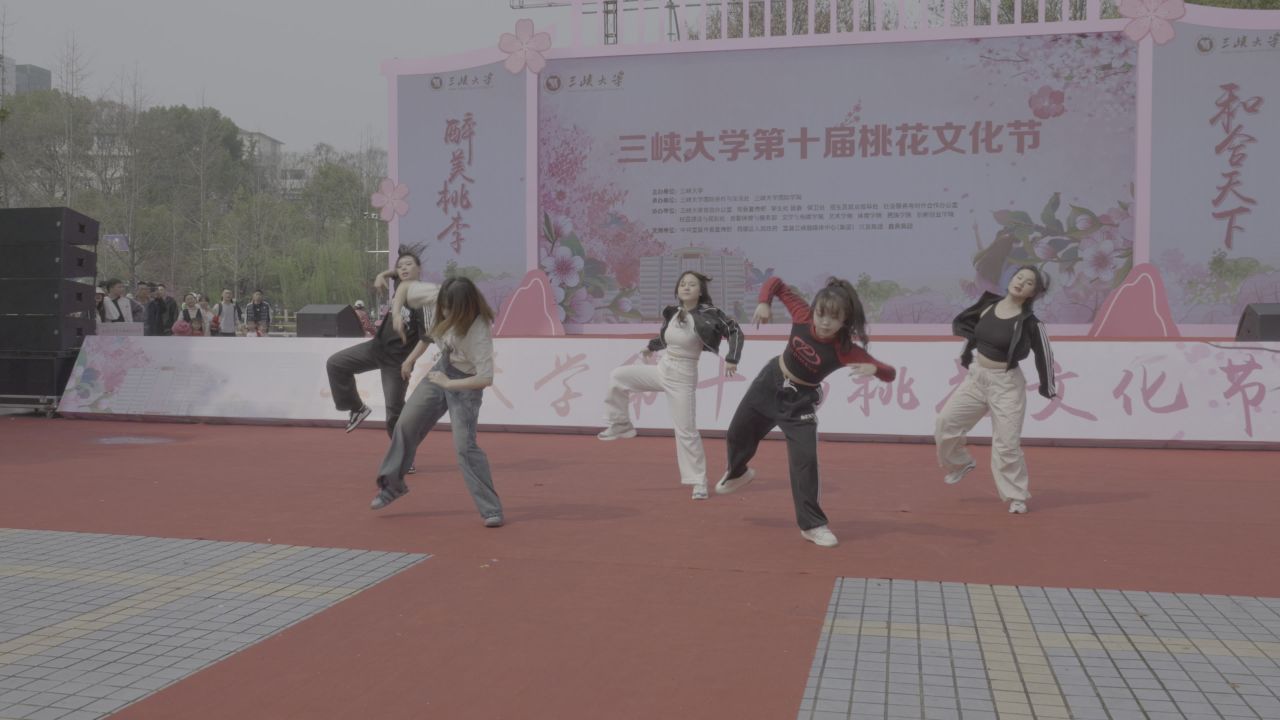 三峡大学桃花节 11