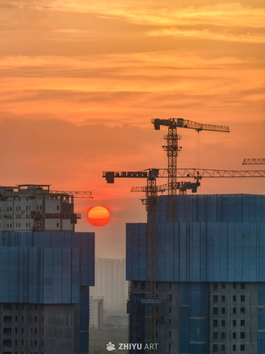 甘肃兰州：建筑工地日出美如画 7