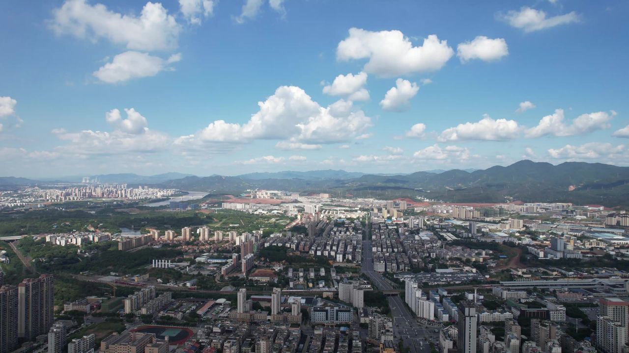 江西赣州城市蓝天白云城市大景全景航拍 