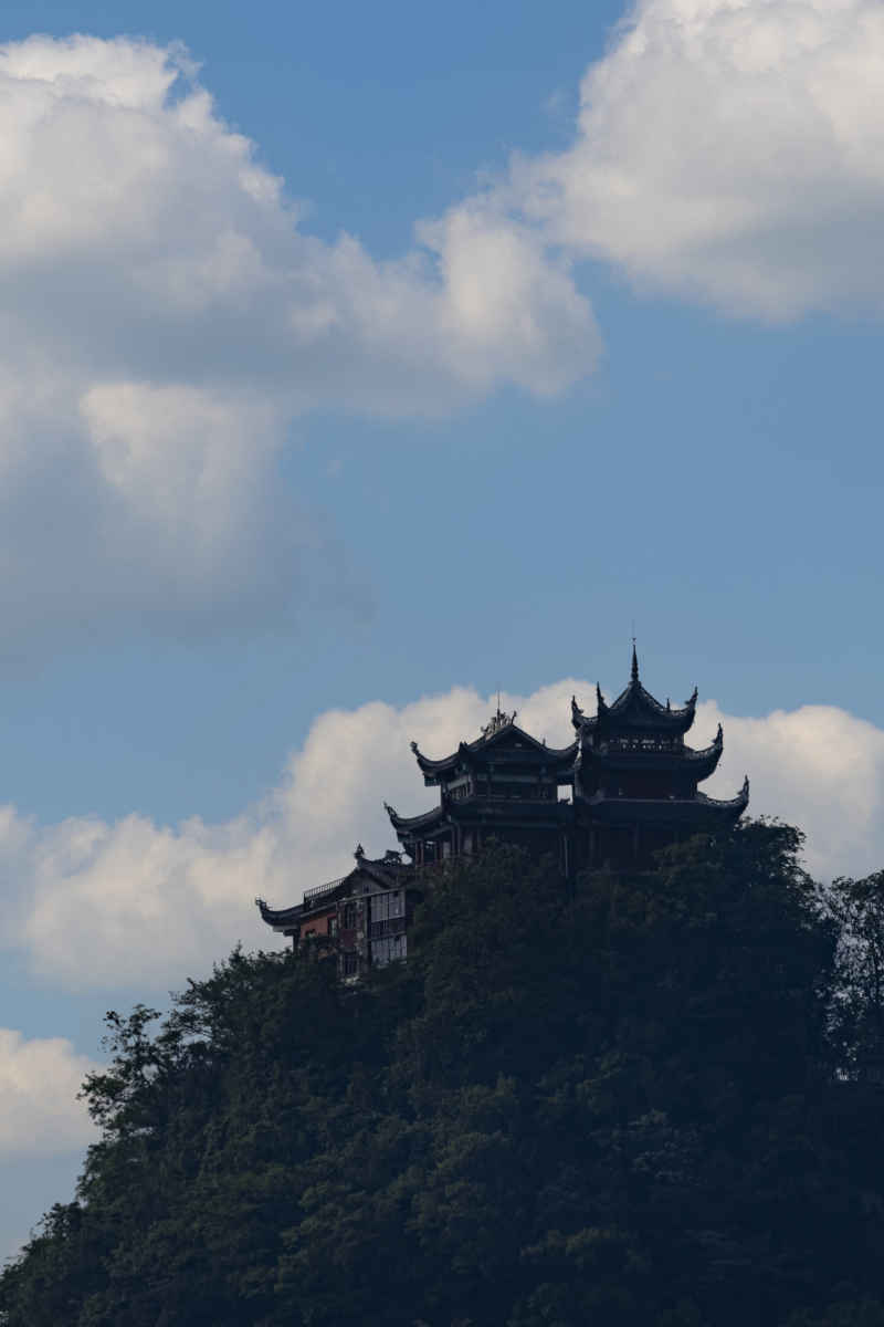 高山上的古建筑