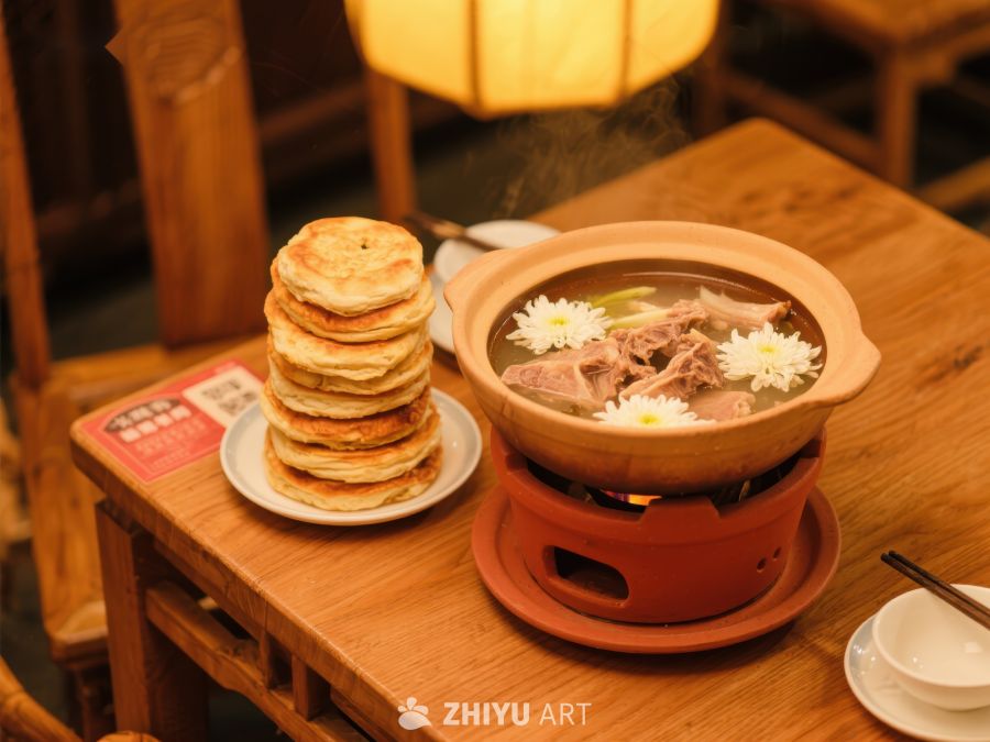 热气腾腾的砂锅与金黄煎饼 607