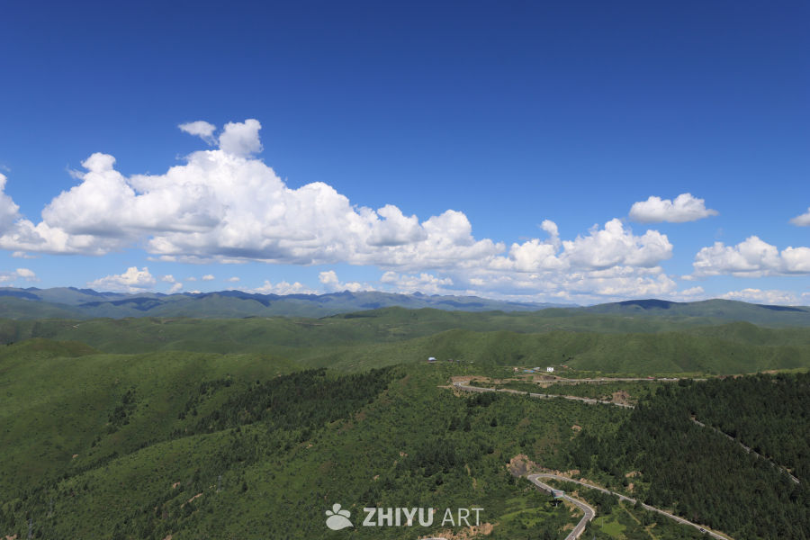 高山绿洲的宁静之美