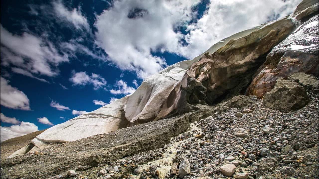 霞岗江雪山