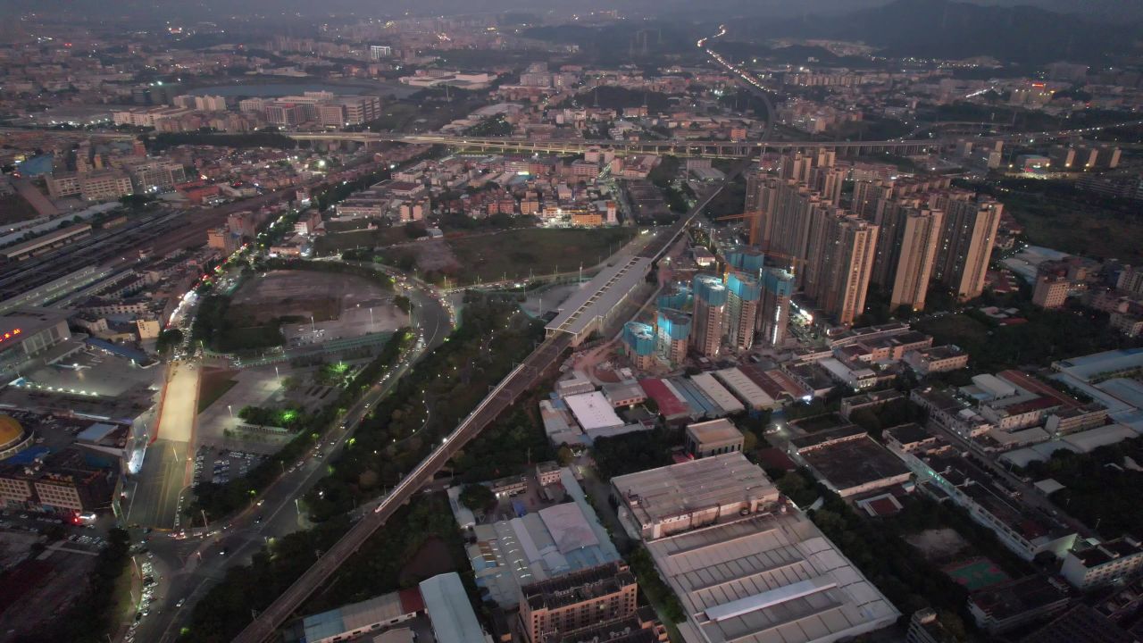 城市夕阳晚霞日落火烧云航拍东莞大景 