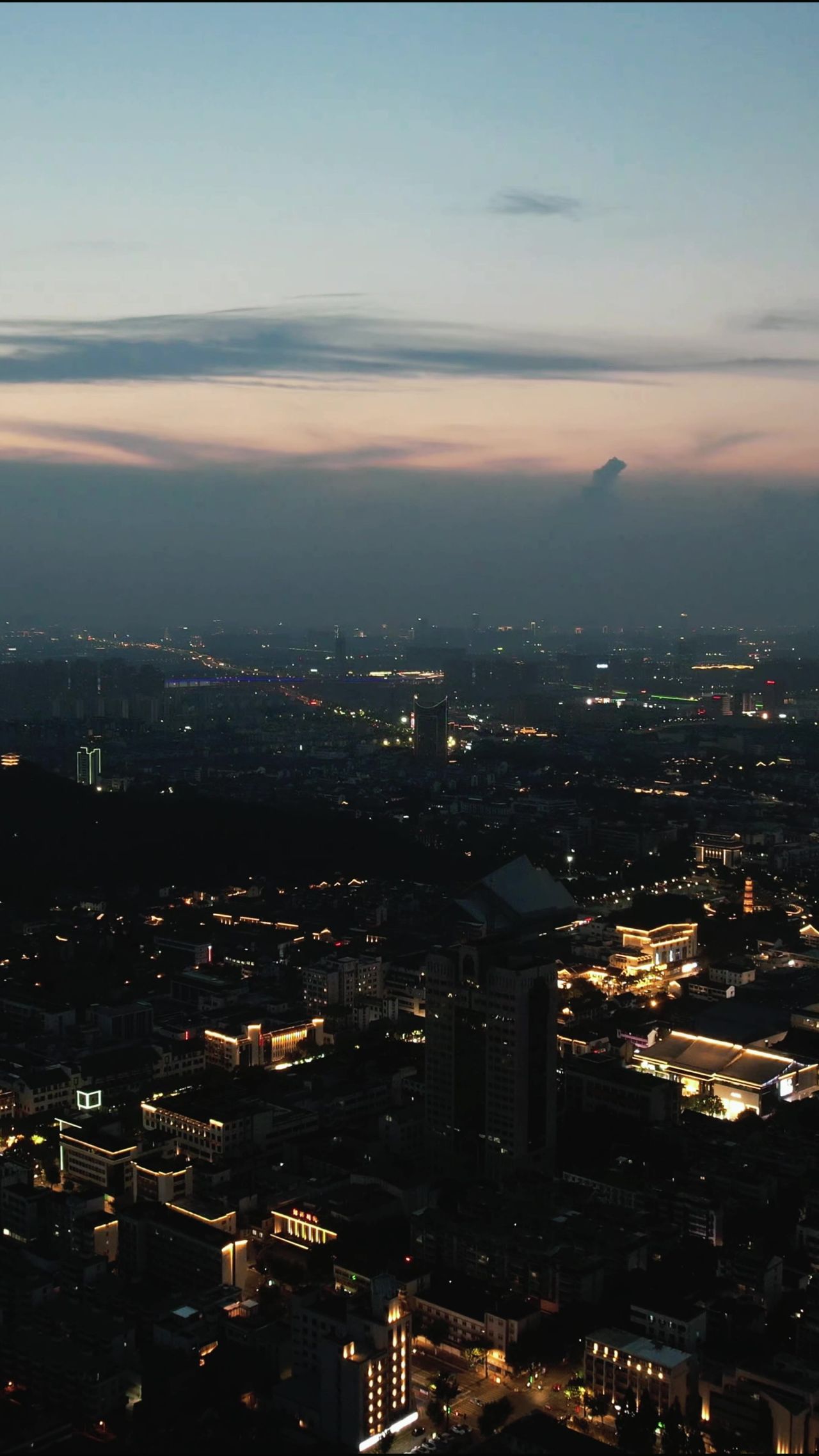 浙江绍兴城市夜幕降临夜景竖屏航拍 