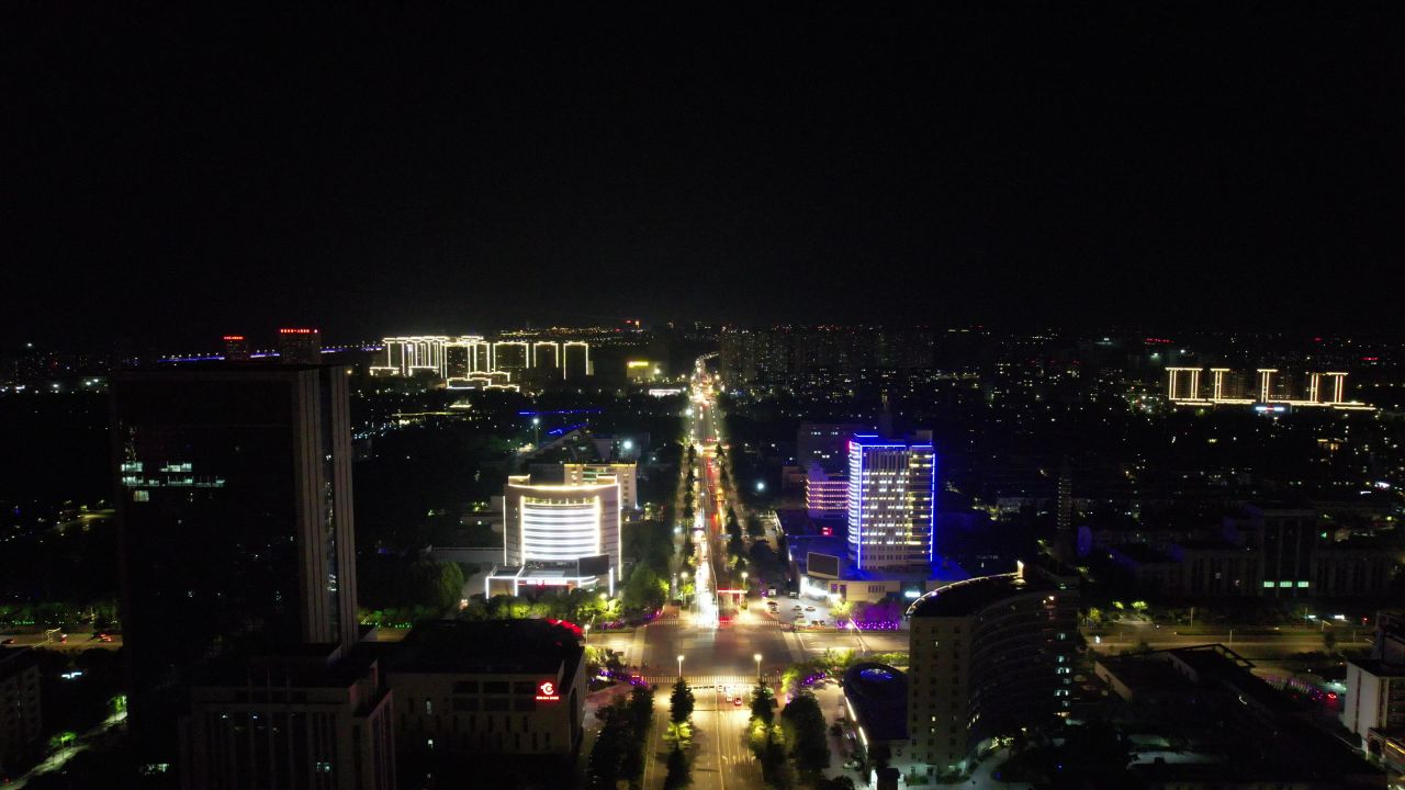 江苏宿迁城市夜景灯光交通车辆行驶航拍 