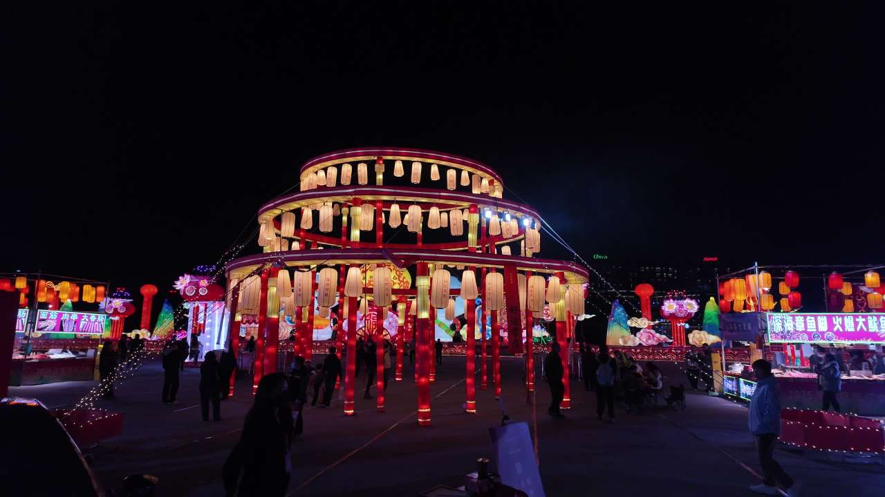 逛花灯