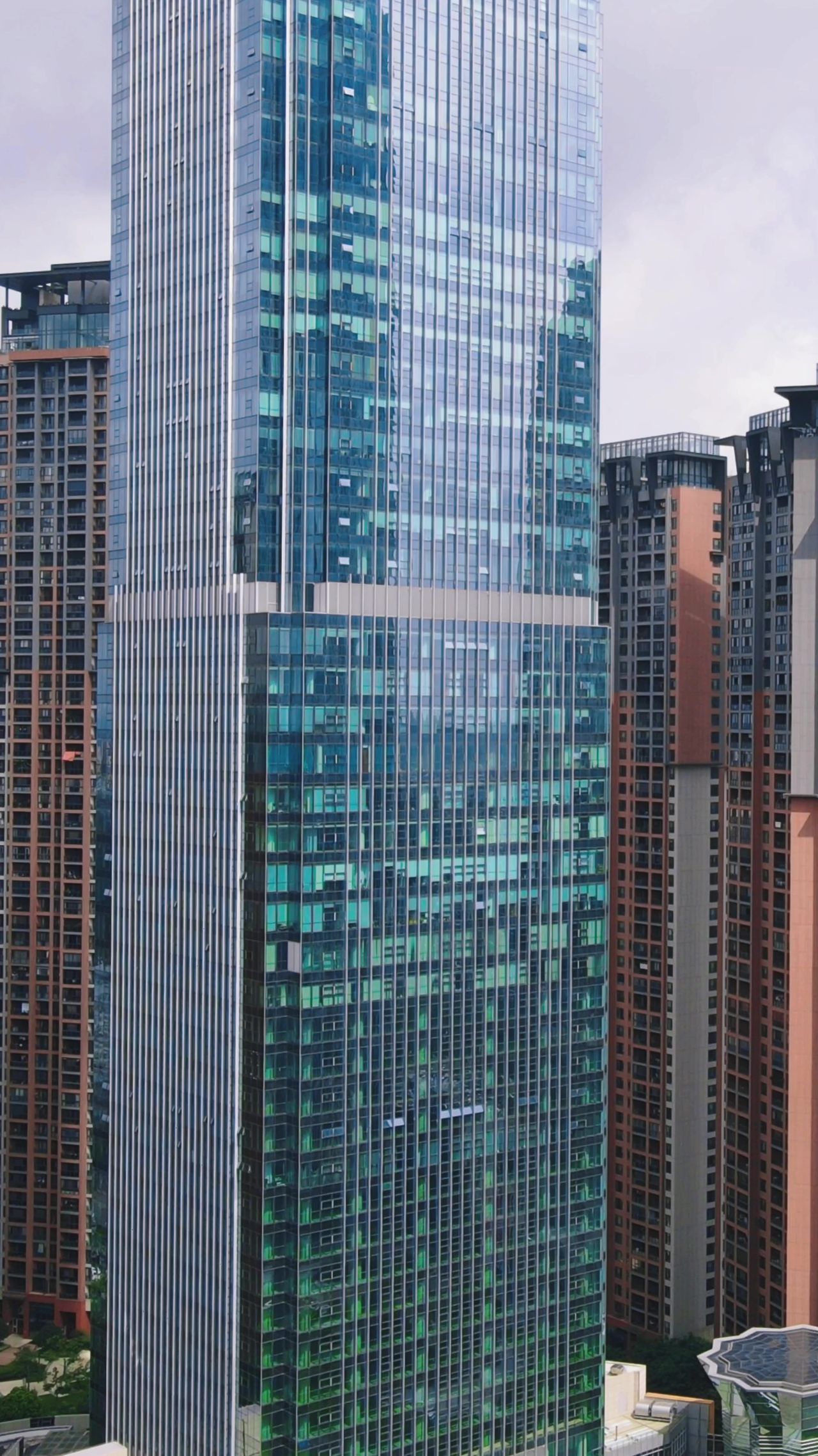 4K航拍广西东盟商务区城市高楼建筑
