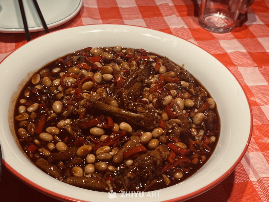 红烧肉炖豆子