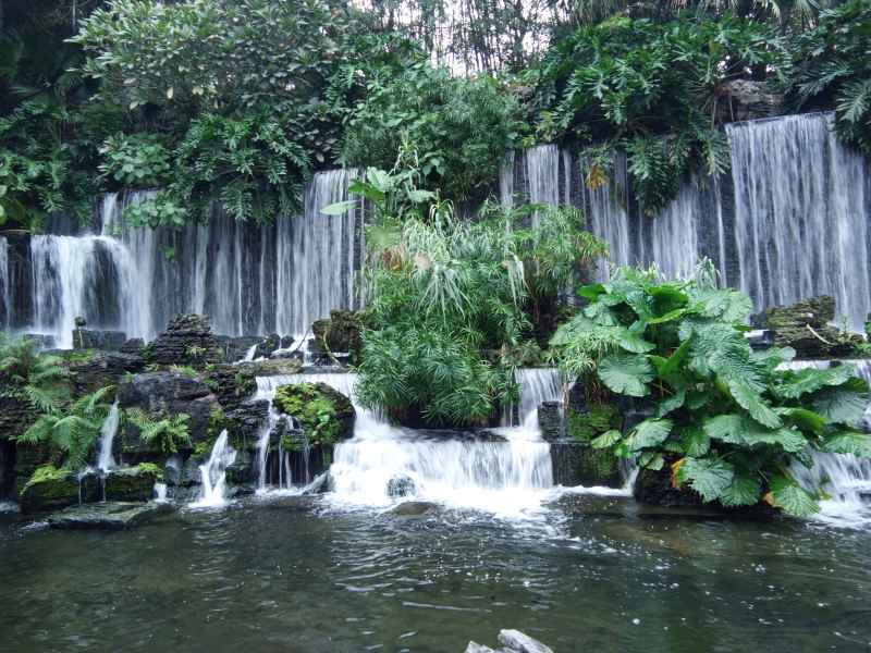 瀑布水帘