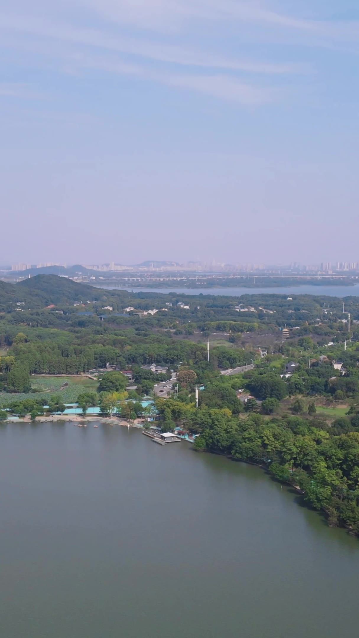 湖北武汉东湖风景区竖屏航拍