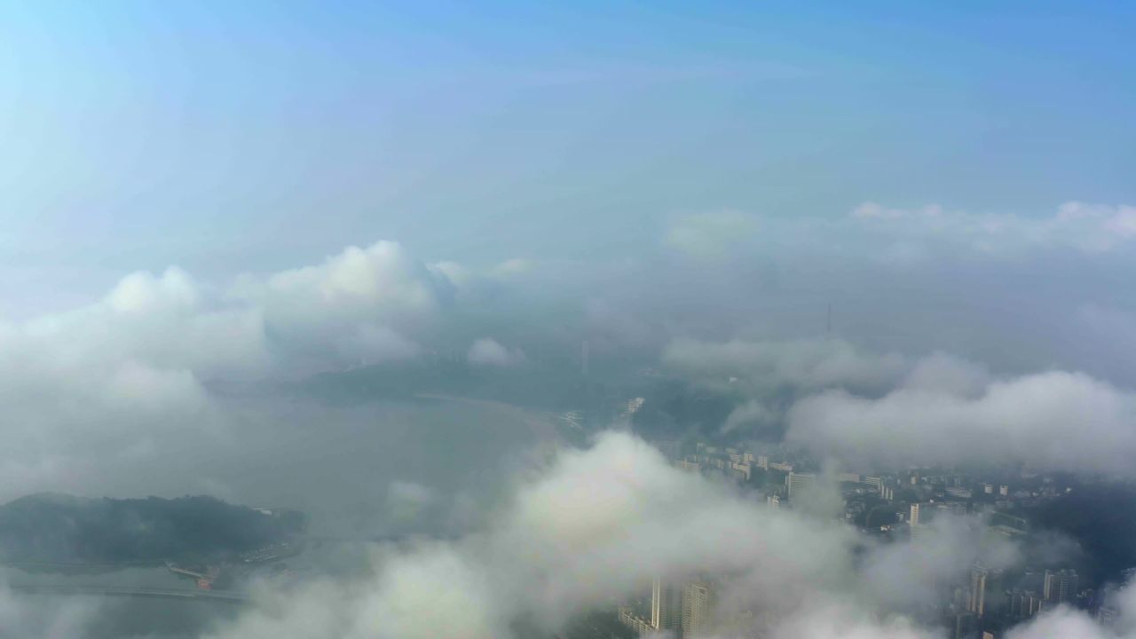 地标建筑上空的云世界三
