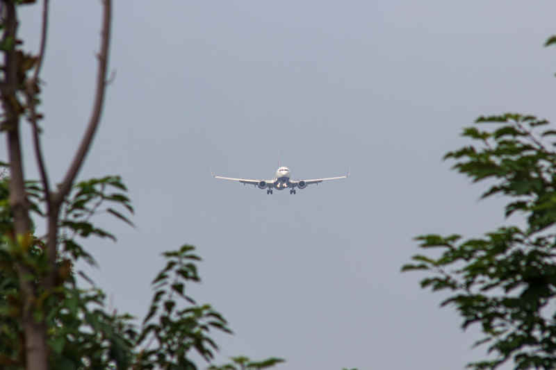洛阳北郊机场小型客机飞机起降 4
