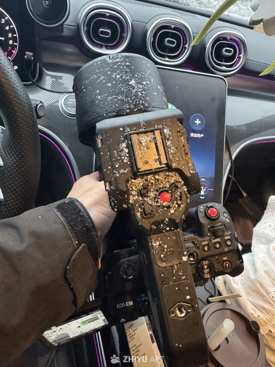 佳能C50和梅赛德斯奔驰