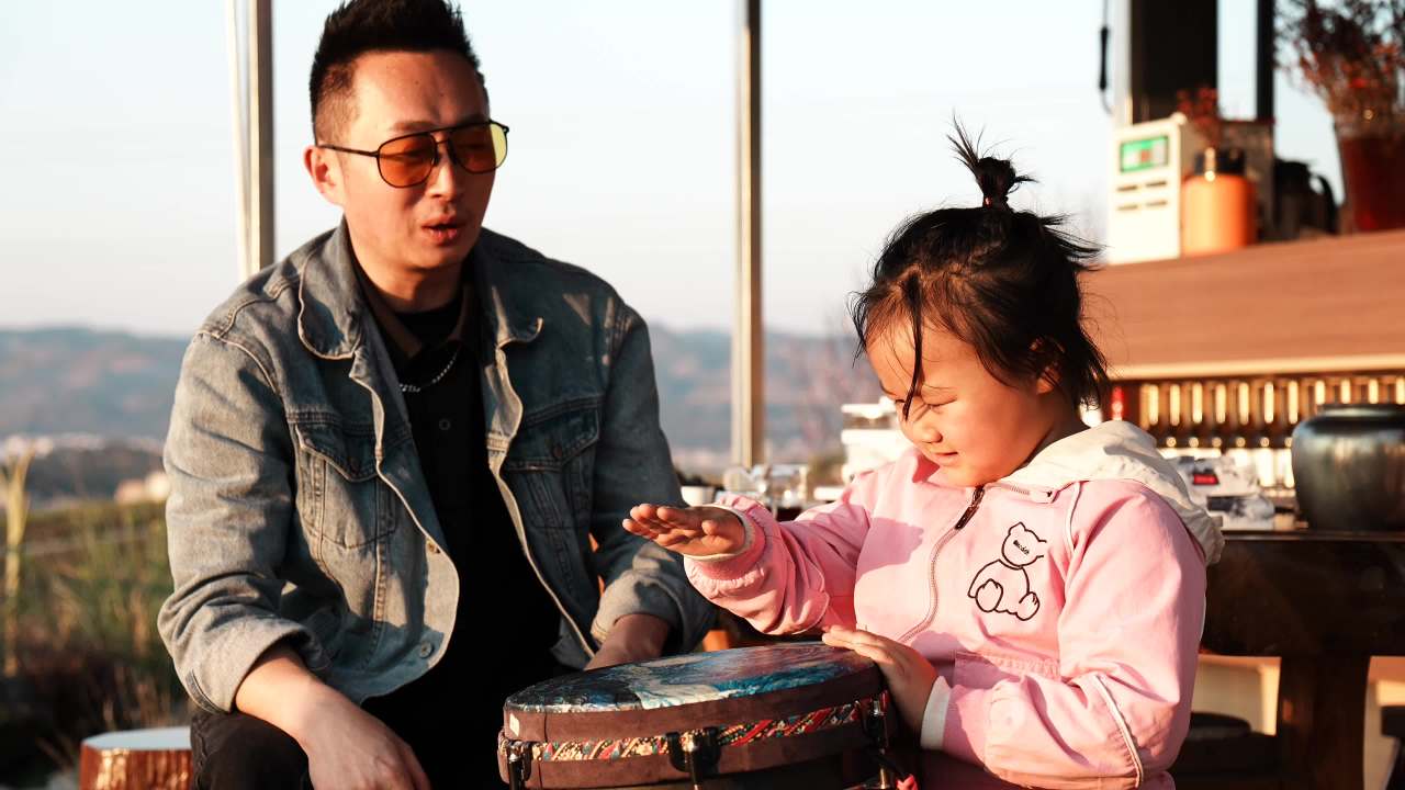 父女共奏欢乐时光