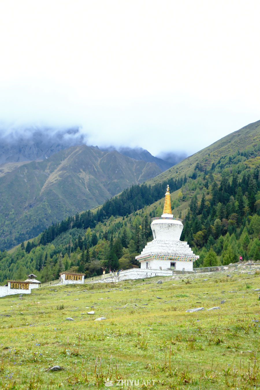四姑娘山风景白塔