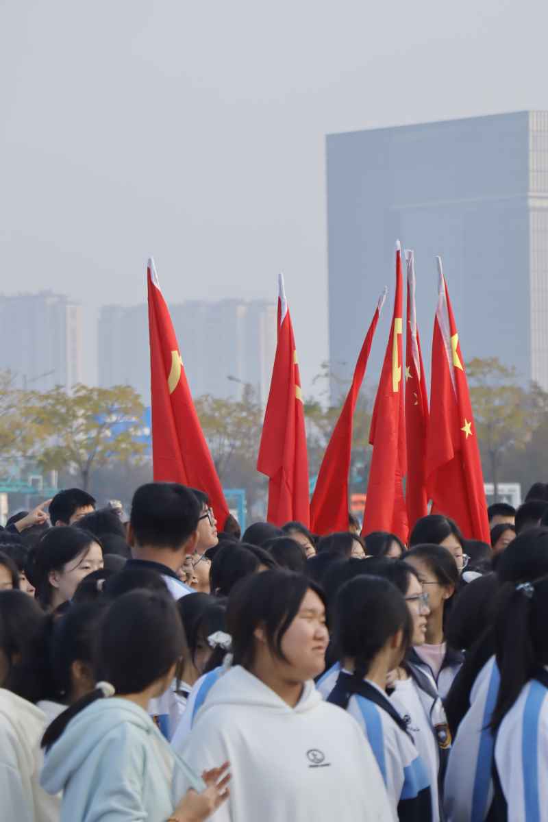 引人注目的一抹红