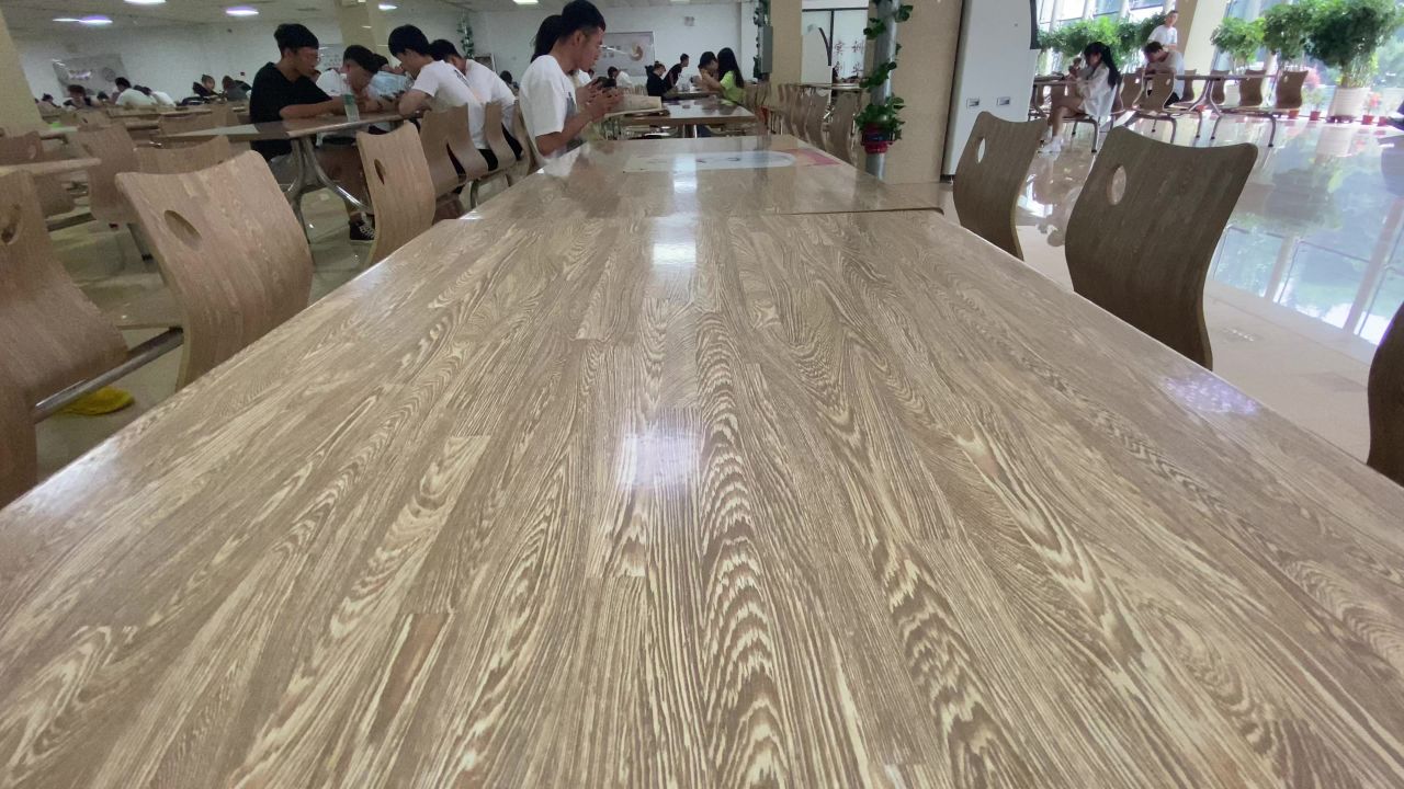 大学生食堂
