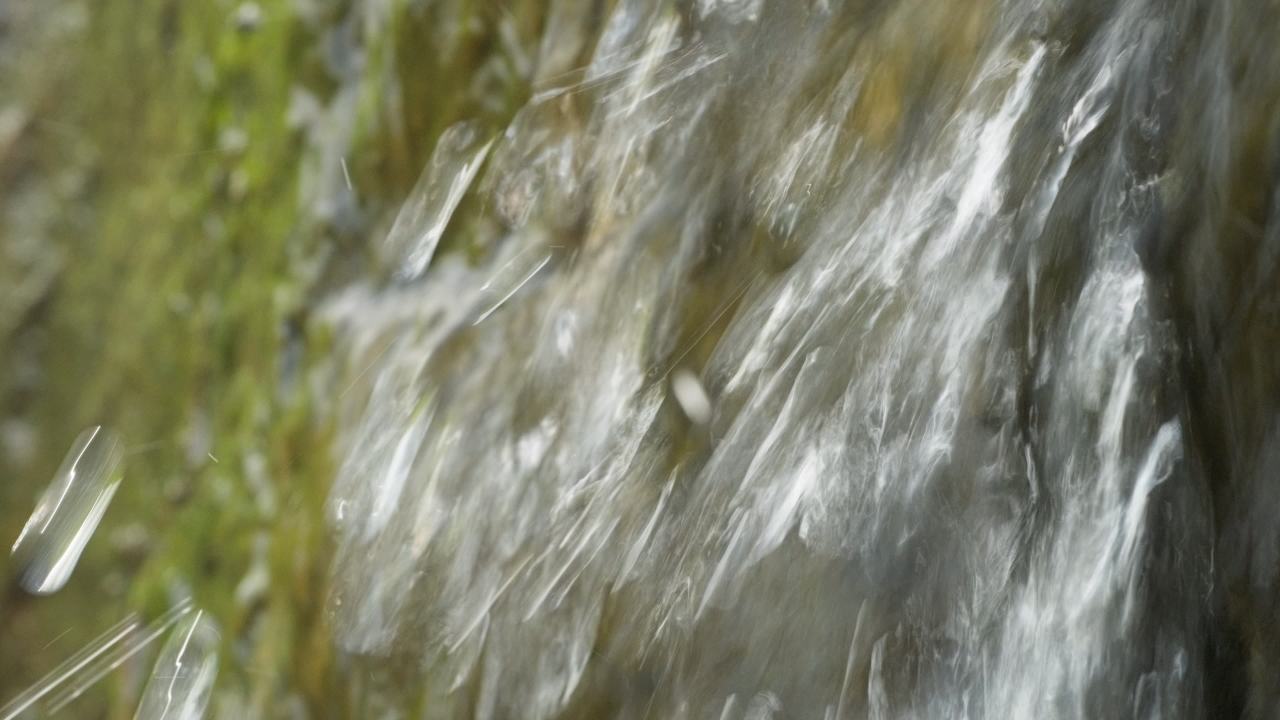 山泉水矿泉水潺潺小溪流水瀑布 28