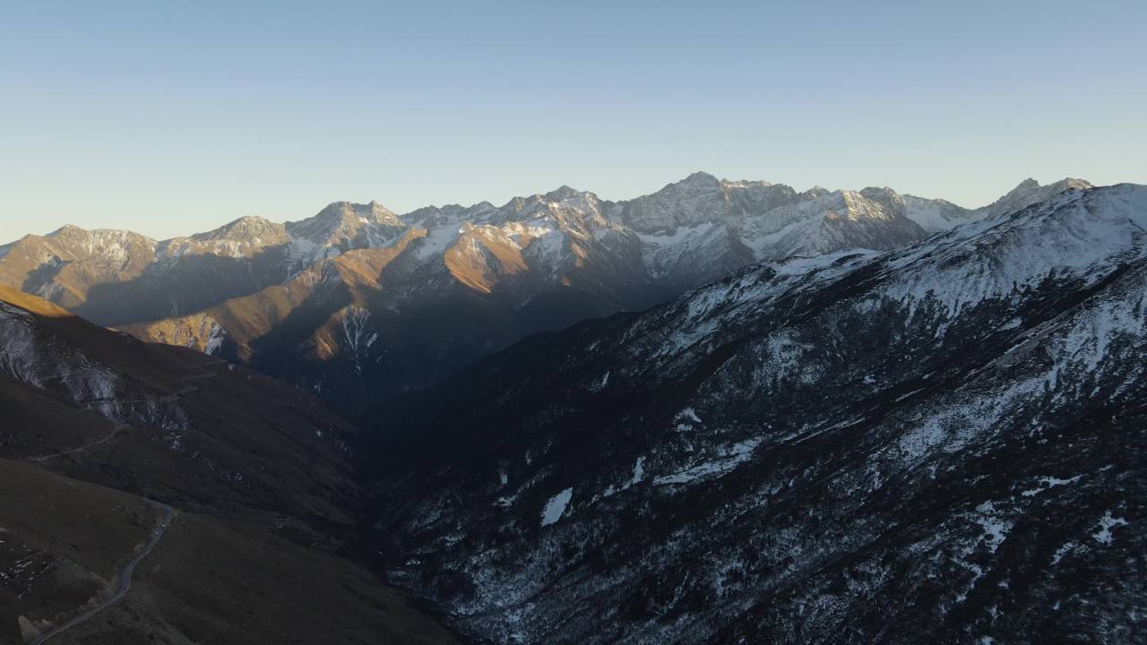 四姑娘雪山及周边雪山 10