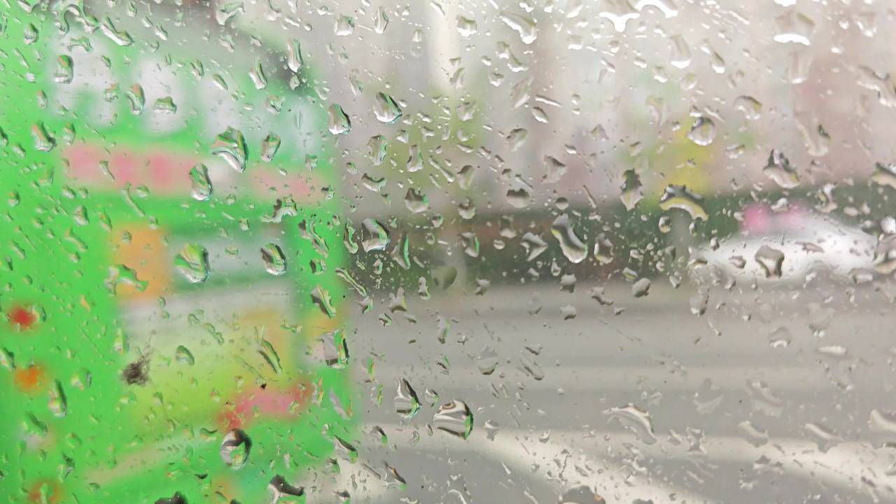 4K公交车窗玻璃雨滴