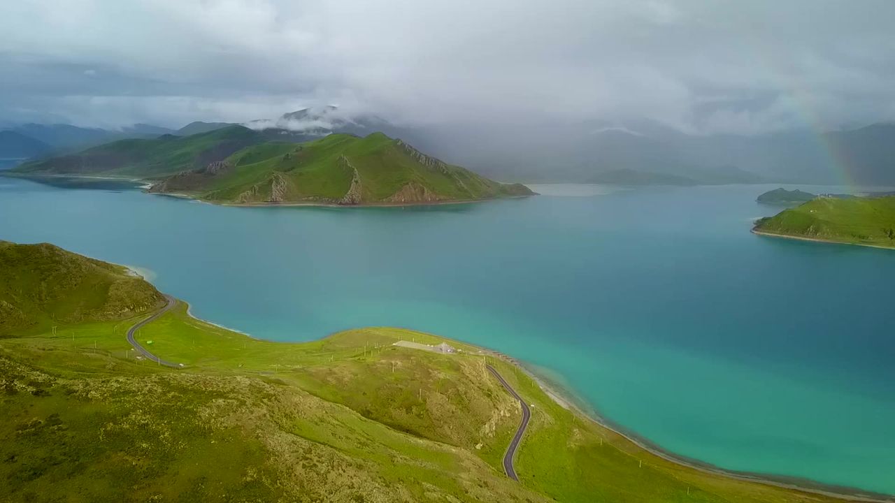 西藏彩虹羊湖