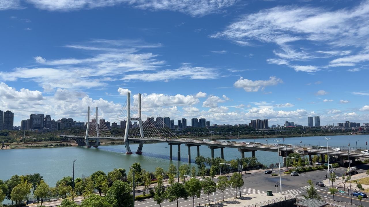 江景桥梁云朵延时摄影