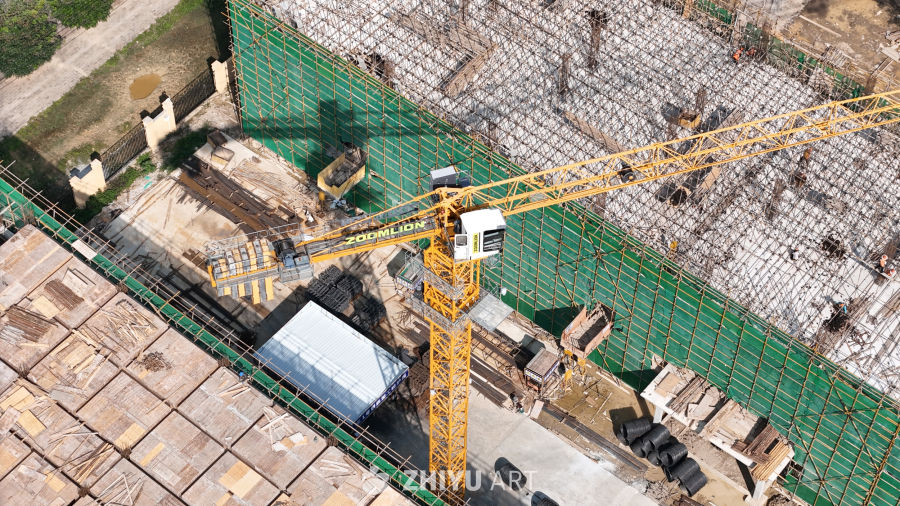 繁忙的建筑工地俯瞰图