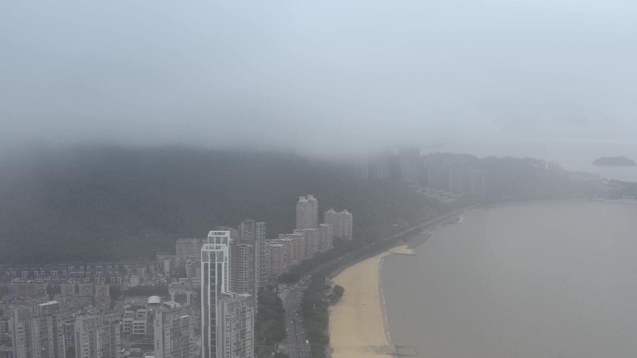 地标建筑上空昨天的云世界十二
