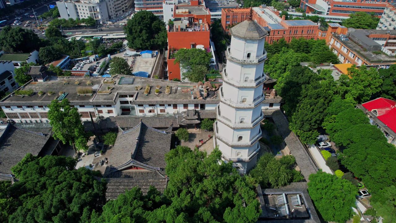 航拍福州定光寺景观