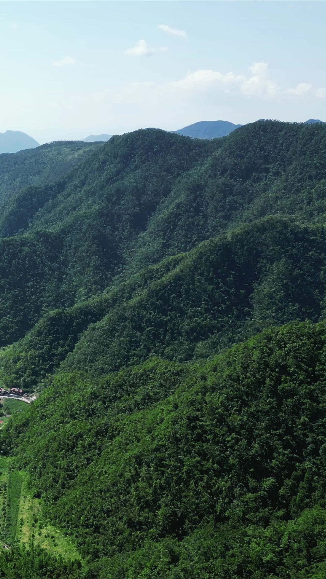 航拍祖国雄伟山川高楼风貌