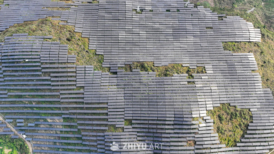航拍贵州山区光伏发电站 新能源发电 6