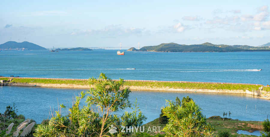 海天一色的宁静美景